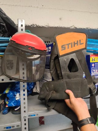 Chaleco y casco desbrozar STIHL