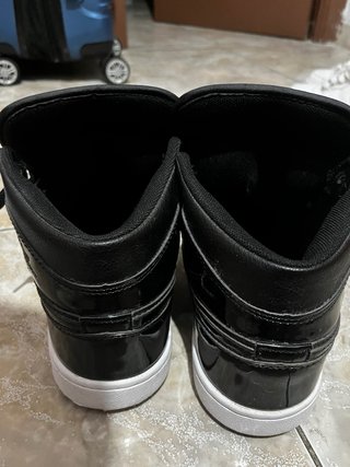 Jordan 1 Negro/Morado