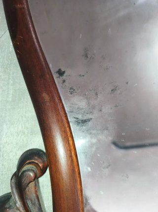 Specchio da tavolo in legno intagliato