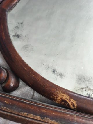 Specchio da tavolo in legno intagliato