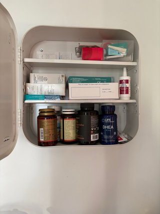 Botiquín metálico de pared rojo o blanco gunern