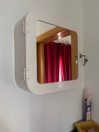 Botiquín metálico de pared rojo o blanco gunern