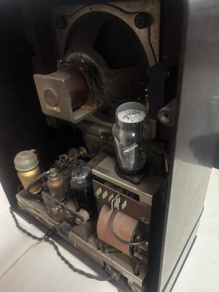 Radio antigua de válvulas REKORD TRIAL