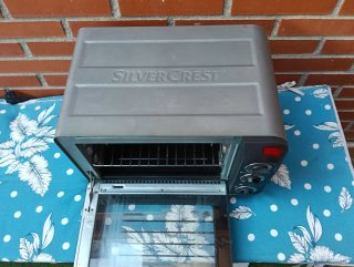 Horno pequeño negro