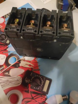 Magntotermico interruptor corte Compact INS 250 Sc