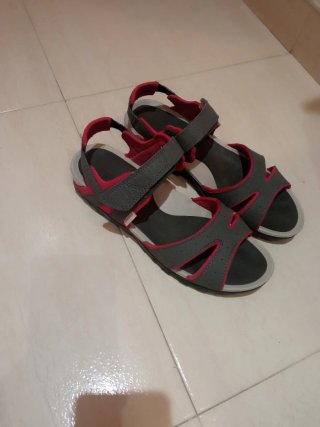 Sandalias Decathlon Talla 40 Gris y Rojo