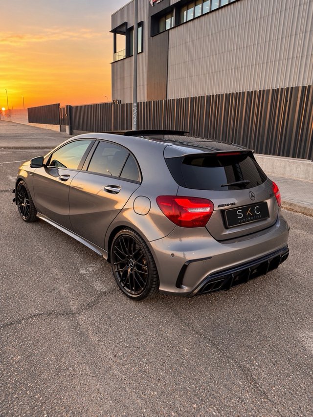 Mercedes-Benz Clase A 45 AMG buckets + techo