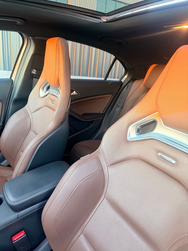Mercedes-Benz Clase A 45 AMG buckets + techo