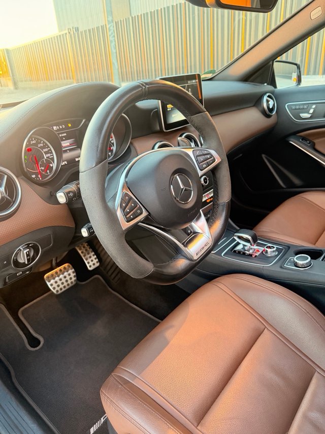 Mercedes-Benz Clase A 45 AMG buckets + techo