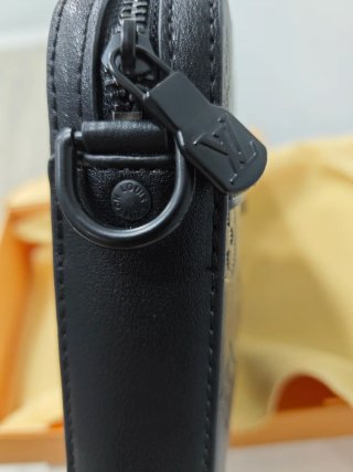 Bandolera Louis Vuitton Negra