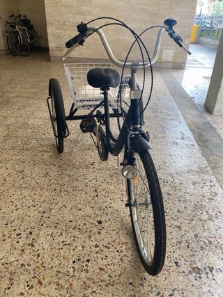 Triciclo per adulti con cestino