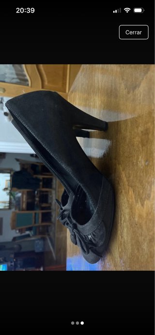 Tacones negros con lazo