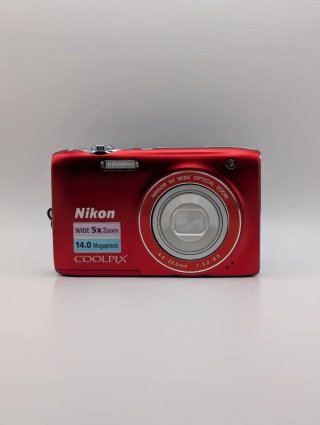 Cámara Nikon Coolpix S3100 Roja en Caja