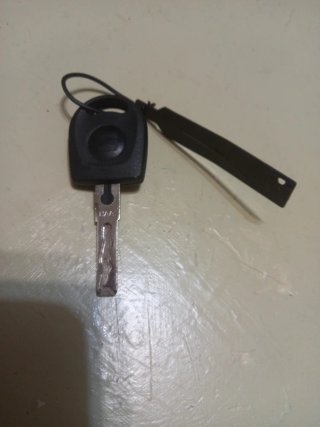 Llave Seat Negra