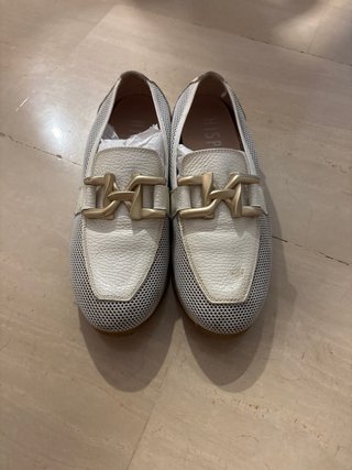 Zapatillas de piel mujer doradas y blancas