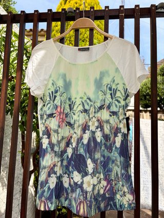 Camiseta floral de viscosa