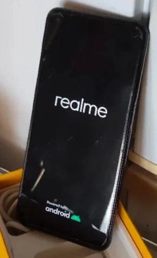 Realme 8. RAM 8+4 impoluto