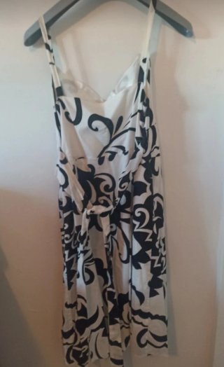 Vestido estampado floral blanco y negro