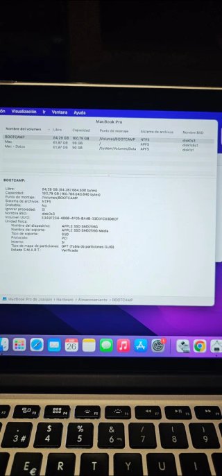 MacBook Pro macOS Monterey