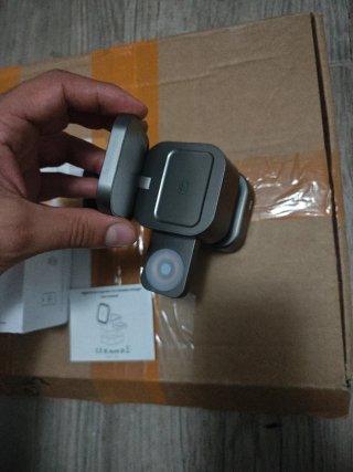 Caricatore wireless MagSafe 4 in 1 con luce