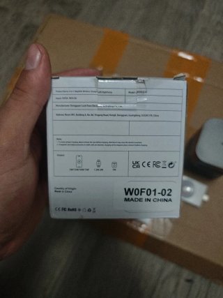 Caricatore wireless MagSafe 4 in 1 con luce