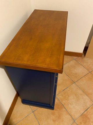 Mobile restaurato blu e legno