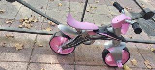 Bicicleta sin pedales rosa