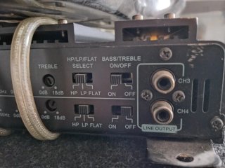 Amplificador y Subwoofer Alpine