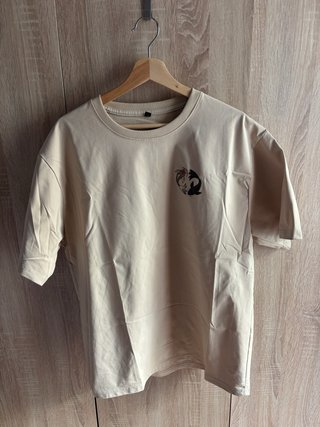 Camiseta oversize beige estampado koi L