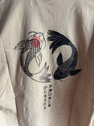Camiseta oversize beige estampado koi L