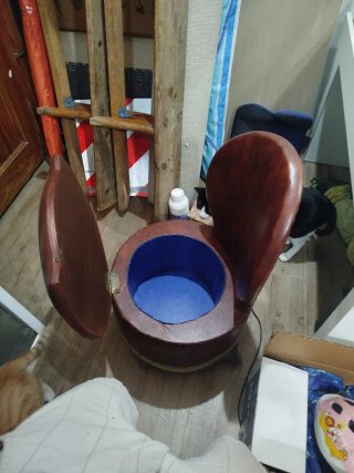 Sillón de piel marrón