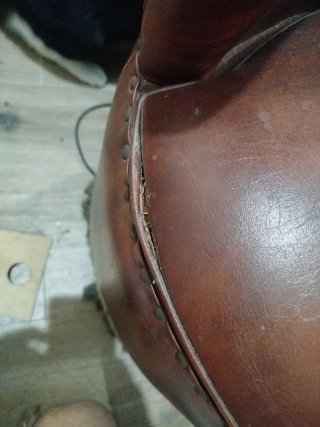 Sillón de piel marrón