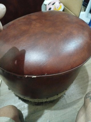 Sillón de piel marrón