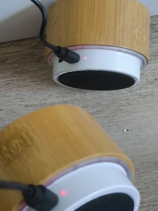2 ALTAVOCES MÚSICA BLUETOOTH + 2 USB DE 4GB NUEVOS