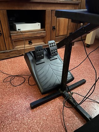 Simulatore di guida con sedile a guscio