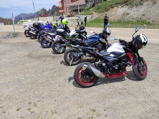 Suzuki GSX-S750 Naked Negra y Roja
