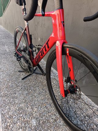 Giant Propel, llantas carbono, cambio electrónico