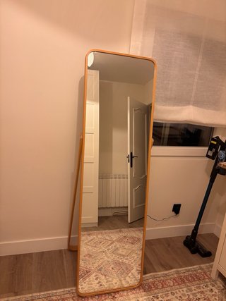 Espejo de pie Ikea Ikornnes