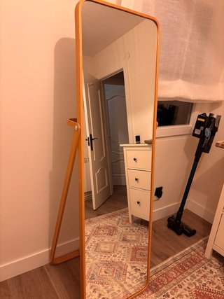 Espejo de pie Ikea Ikornnes