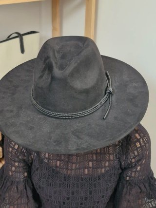 Sombrero negro de ala ancha talla M