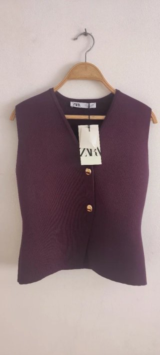 Chaleco Zara Morado Botones Dorados