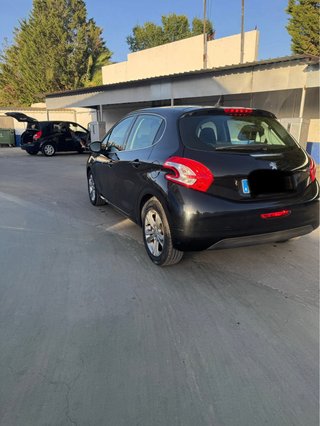 Peugeot 208 2014