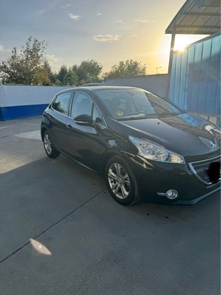 Peugeot 208 2014