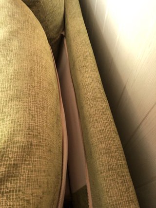 Sofá cama verde tela. Desarmado.