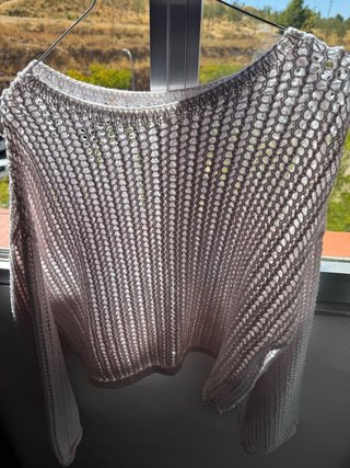 Jersey de punto con agujeros