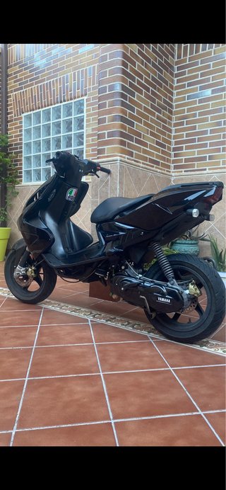 Yamaha Aerox Negra