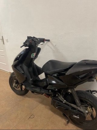 Yamaha Aerox Negra