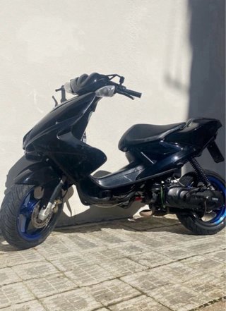 Yamaha Aerox Negra