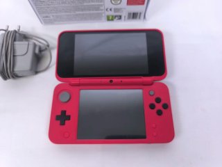 Nintendo 2DS XL Poké Ball Edition