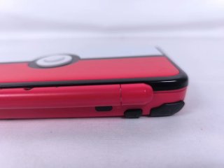 Nintendo 2DS XL Poké Ball Edition